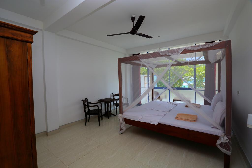 Paradise Beach Resort & Diving School Mirissa Exterior photo