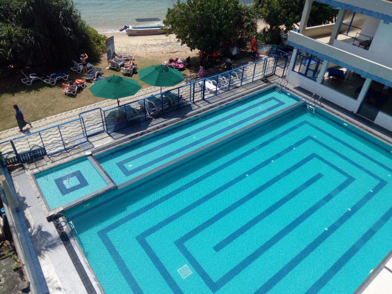 Paradise Beach Resort & Diving School Mirissa Exterior photo